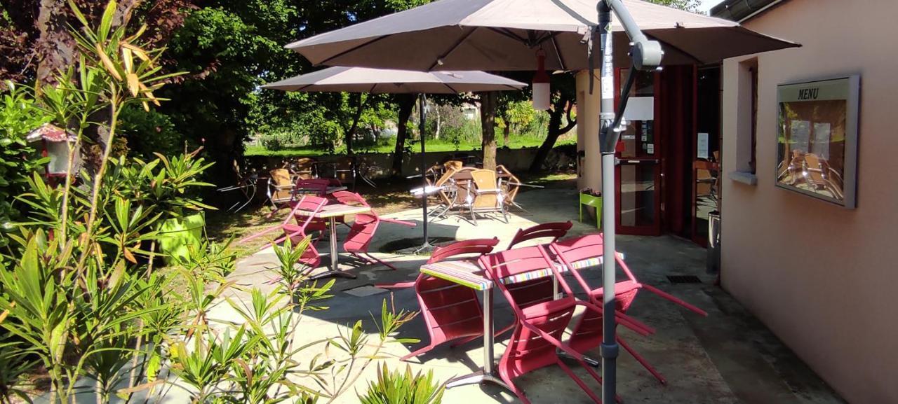 Hostellerie Du Parc Labarthe-Inard Bagian luar foto