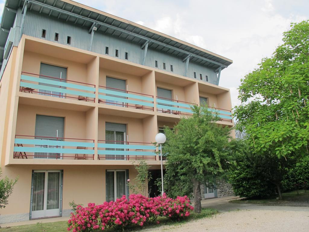 Hostellerie Du Parc Labarthe-Inard Bagian luar foto