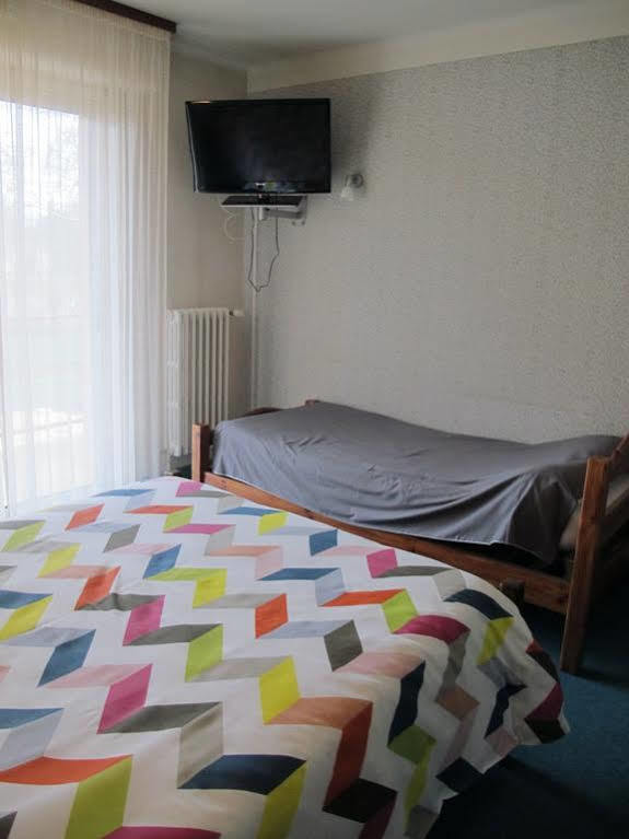 Hostellerie Du Parc Labarthe-Inard Bagian luar foto