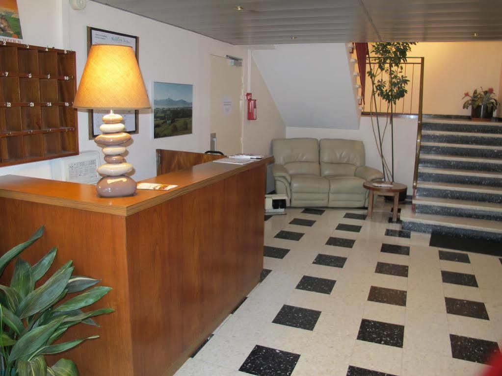 Hostellerie Du Parc Labarthe-Inard Bagian luar foto