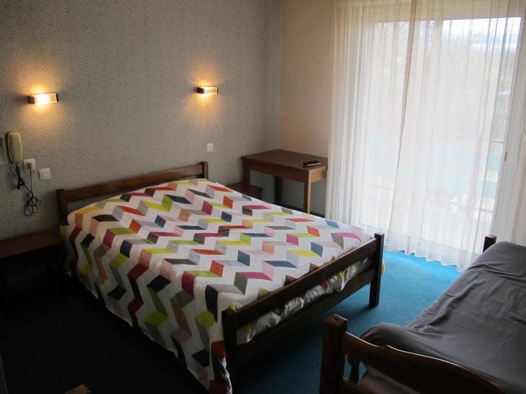 Hostellerie Du Parc Labarthe-Inard Bagian luar foto