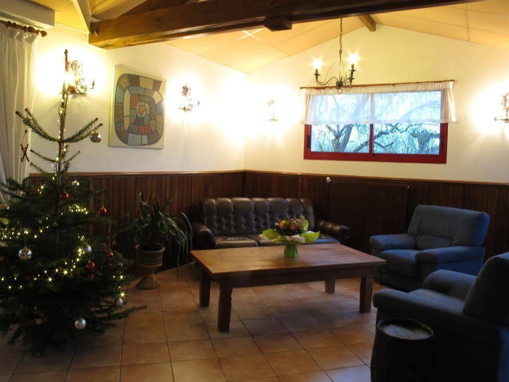Hostellerie Du Parc Labarthe-Inard Bagian luar foto