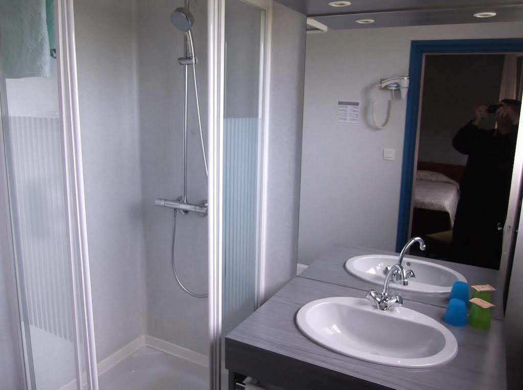 Hostellerie Du Parc Labarthe-Inard Bagian luar foto